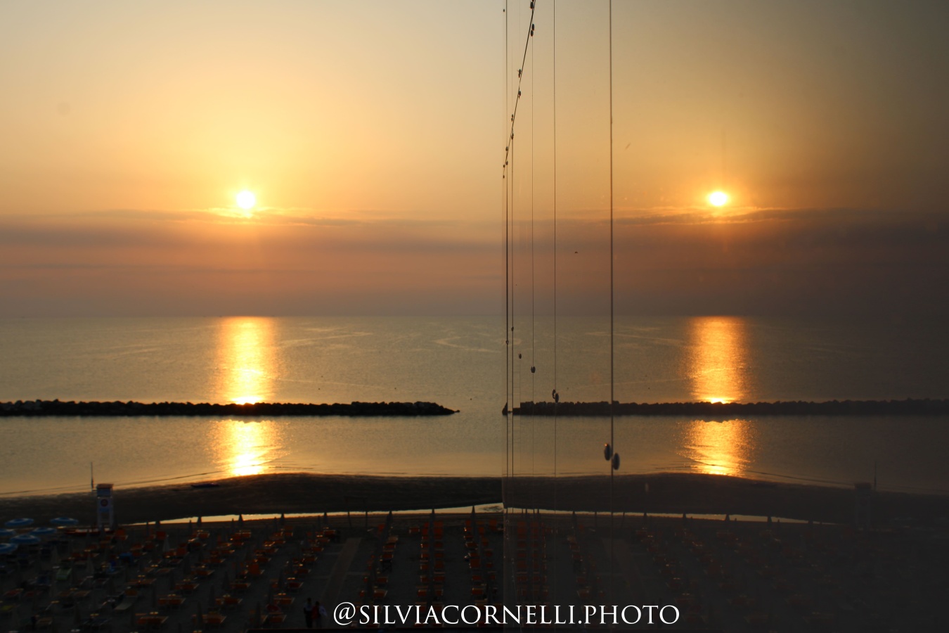 Riflessi di alba sul mare